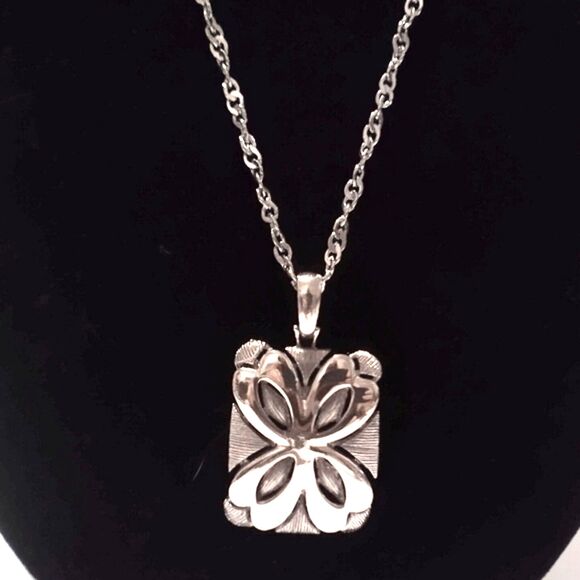 Vintage Jewelry - Vintage Silver Tone 60's Style Floral Pendant Necklace 24"
